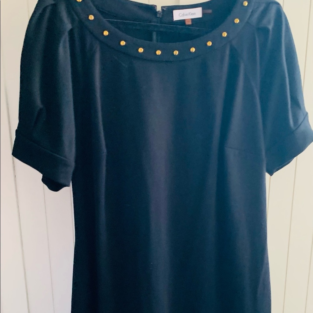 Calvin Klein Women’s Short Sleeved Sheath Dress w/ Gold Studs Around Neck Sz 16W